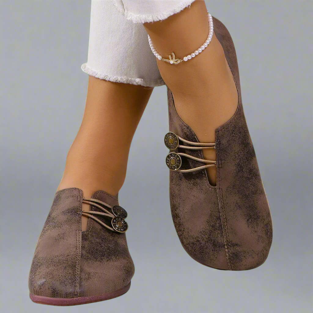 Damskie Buty Slip-On – Stylowy Komfort z Unikalnym Detalem