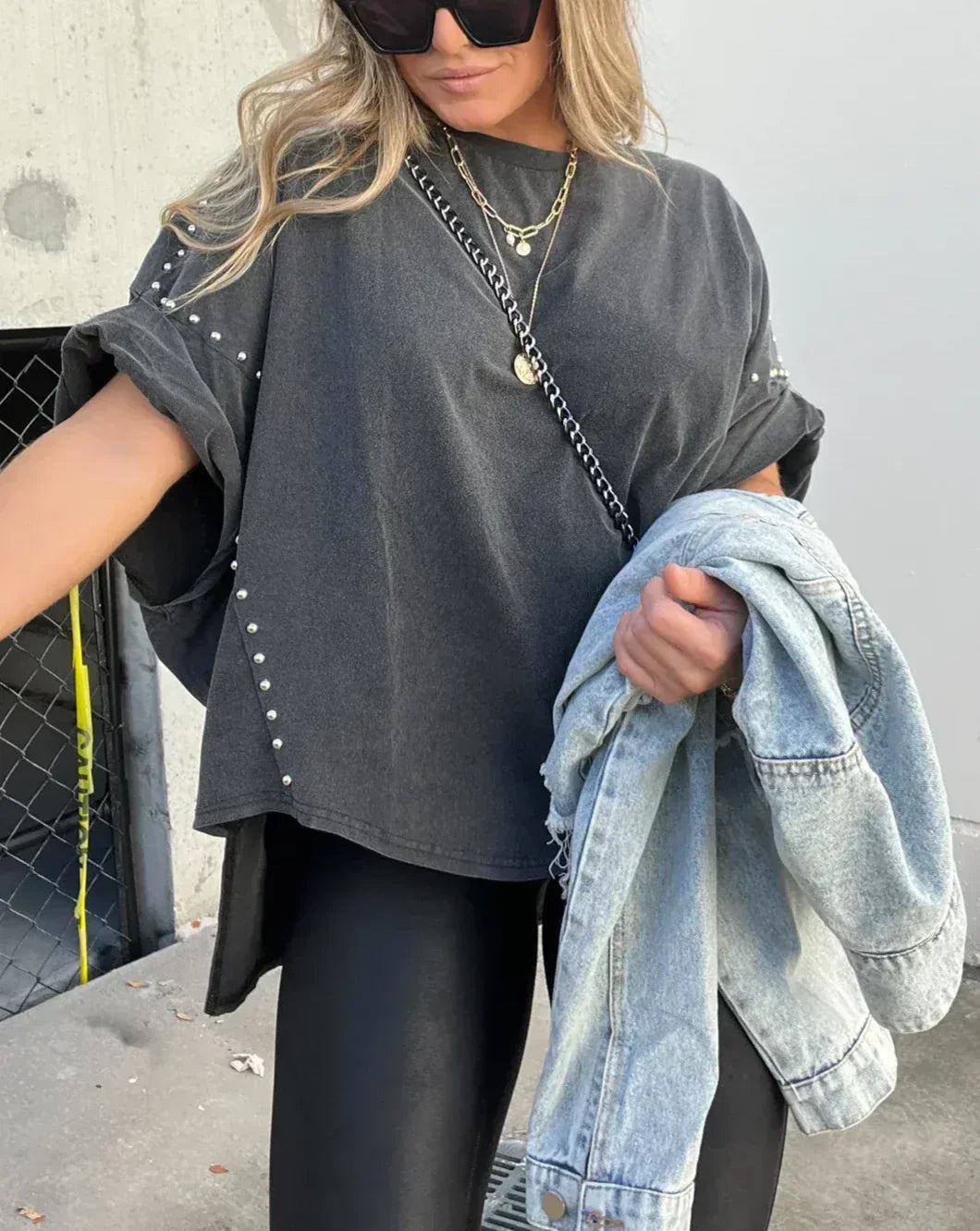 Bella™ | Oversized T-shirt z wyrazistymi detalami