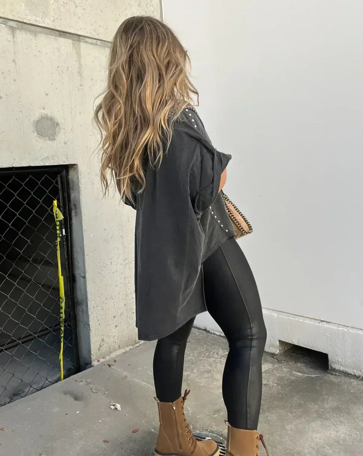 Bella™ | Oversized T-shirt z wyrazistymi detalami